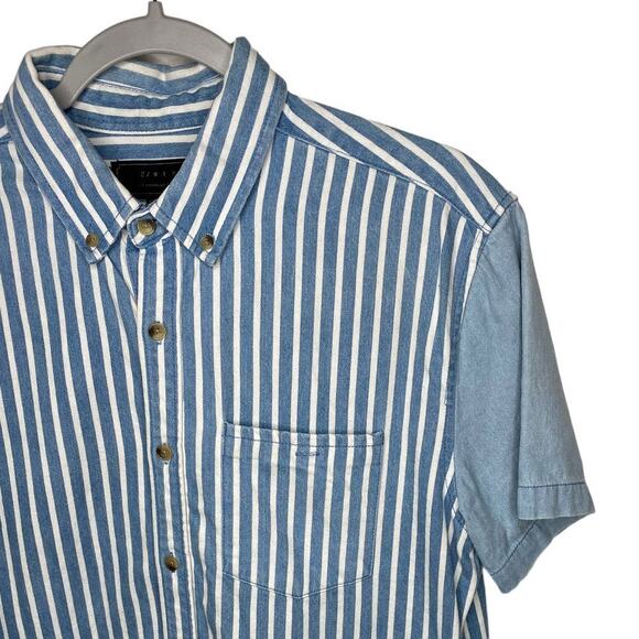 21 Men An American Brand Denim Striped Short Sleeve Button Down Men's Size Med. - Picture 4 of 8